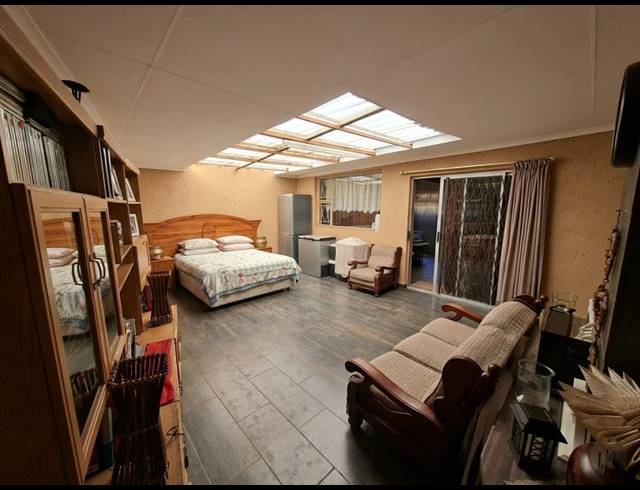 4 BEDROOM HOUSE FOR SALE IN THREE RIVERS